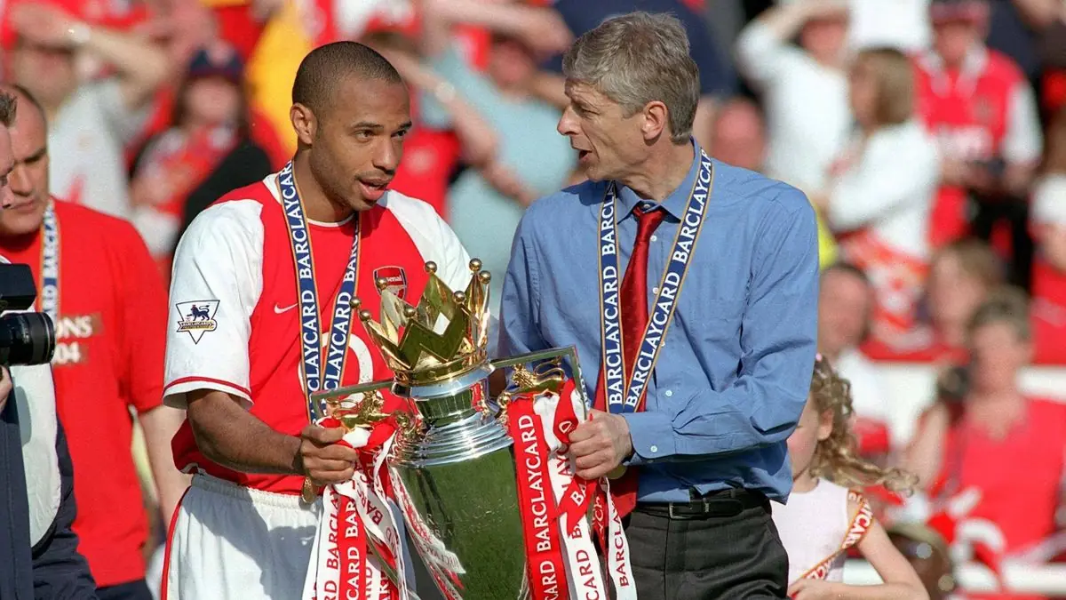 Lần Gần Nhất Arsenal Vô Địch Ngoại Hạng Anh (Cập Nhật 2025) 7 Arsene Wenger huấn luyện Arsenal vô địch Ngoại hạng Anh 2003-04