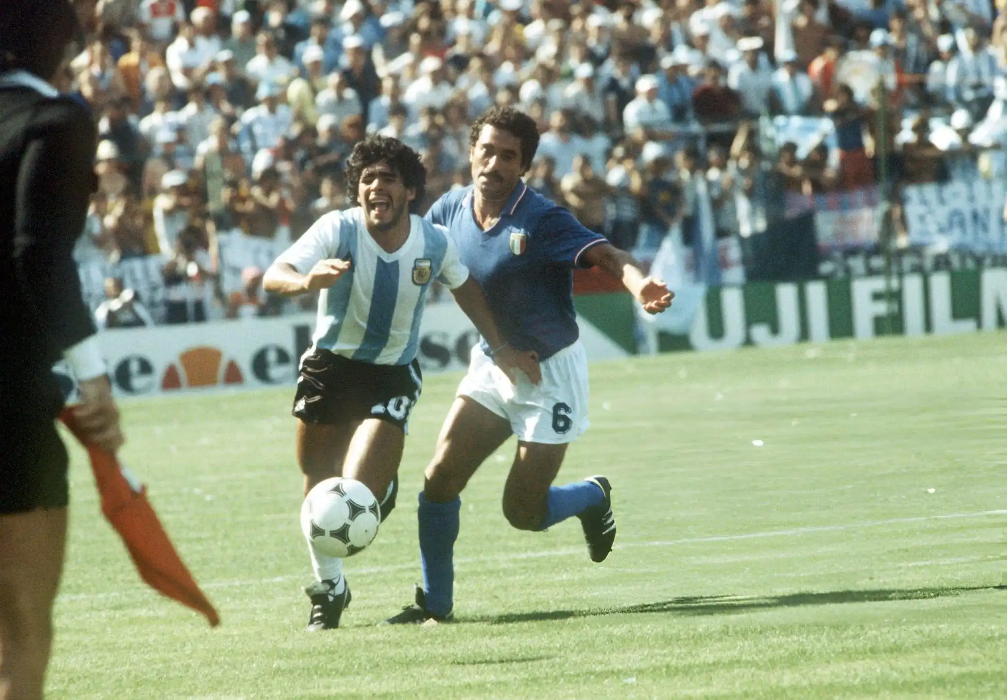 Man Marking Là Gì? Tìm Hiểu Về Chiến Thuật Kèm Người Trong Bóng Đá 6 Claudio Gentile kèm Diego Maradona