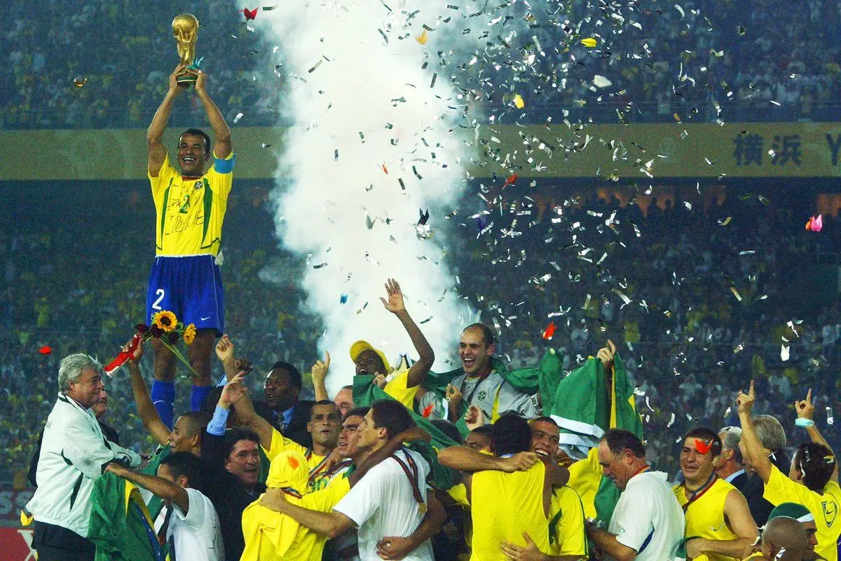 Brazil Vô Địch World Cup: 5 Lần Lên Ngôi và Dấu Ấn 2002 6 Đội tuyển Brazil ăn mừng chiến thắng World Cup 2002