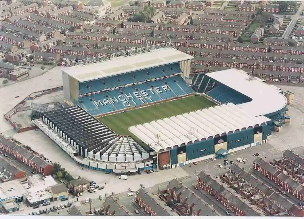 Fan Man City Gọi Là Gì? Khám Phá Tên Gọi Đặc Biệt Của CĐV The Citizens 5 Hình ảnh lịch sử của sân Maine Road, sân nhà cũ của Man City
