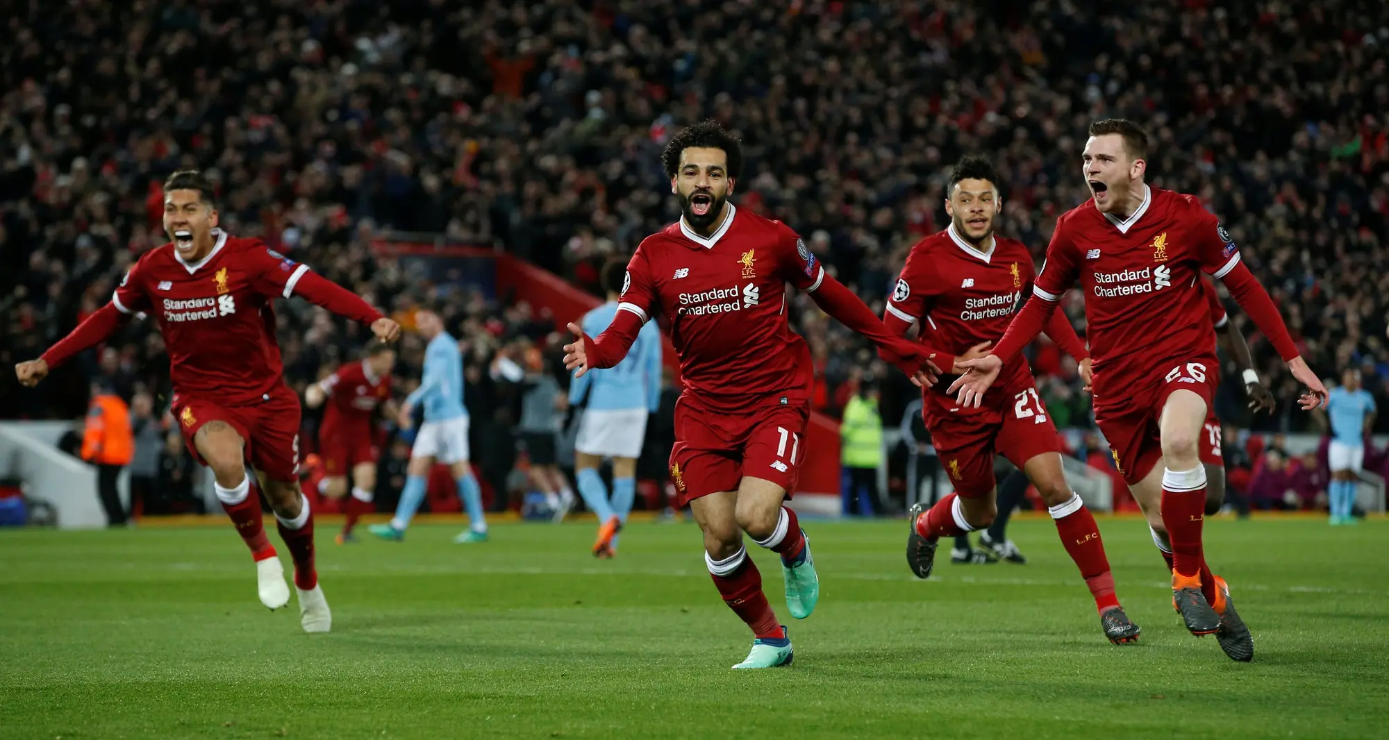 Gegenpressing là gì? Khám phá lối chơi bóng đá hiện đại 7 Liverpool ăn mừng chiến thắng