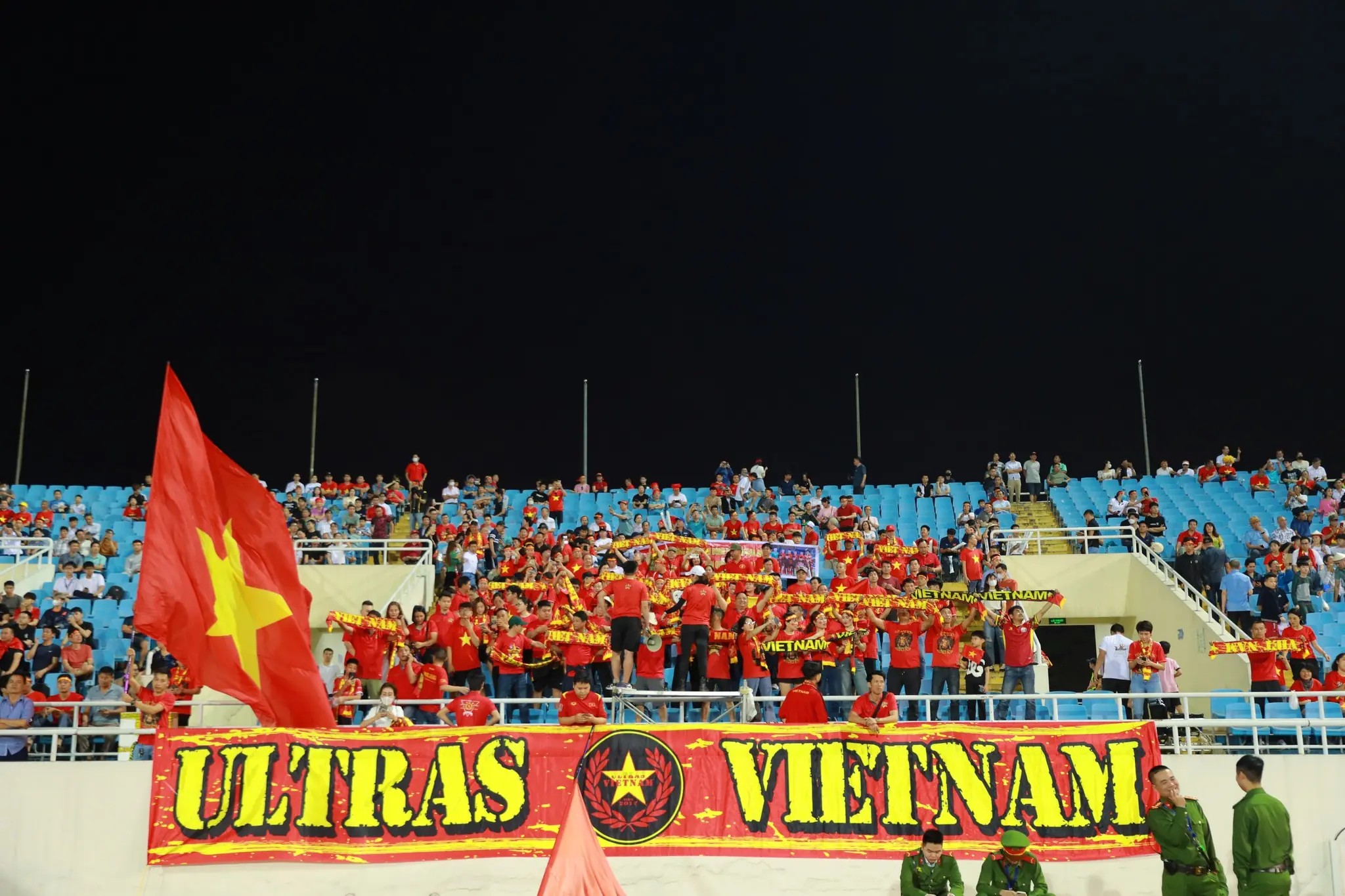 Ultras là gì? Tìm hiểu về Cổ động viên Ultras trong Bóng đá 8 Ultras ở Việt Nam