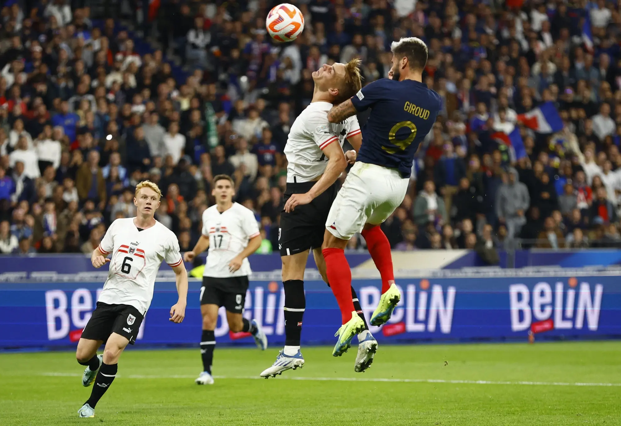 Target Man Là Gì? Vai Trò Của Tiền Đạo Cắm Trong Bóng Đá 5 Olivier Giroud - target man của tuyển Pháp