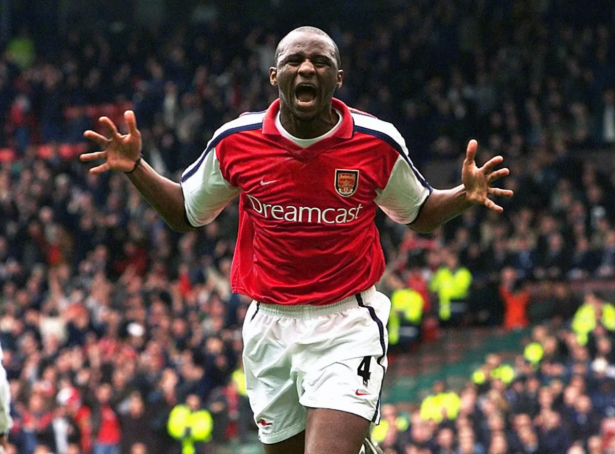 Box to Box Là Gì? Vai Trò Của Tiền Vệ Toàn Diện Trong Bóng Đá 5 Patrick Vieira - tiền vệ box-to-box huyền thoại Arsenal