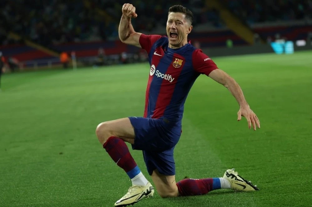 Nhận định trận đấu Dortmund vs Barca 02h00 ngày 16/4: Thử thách tại Bức tường vàng 6 Robert Lewandowski ăn mừng bàn thắng