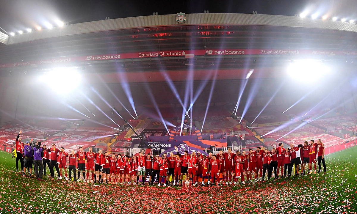 Sân Anfield rực rỡ