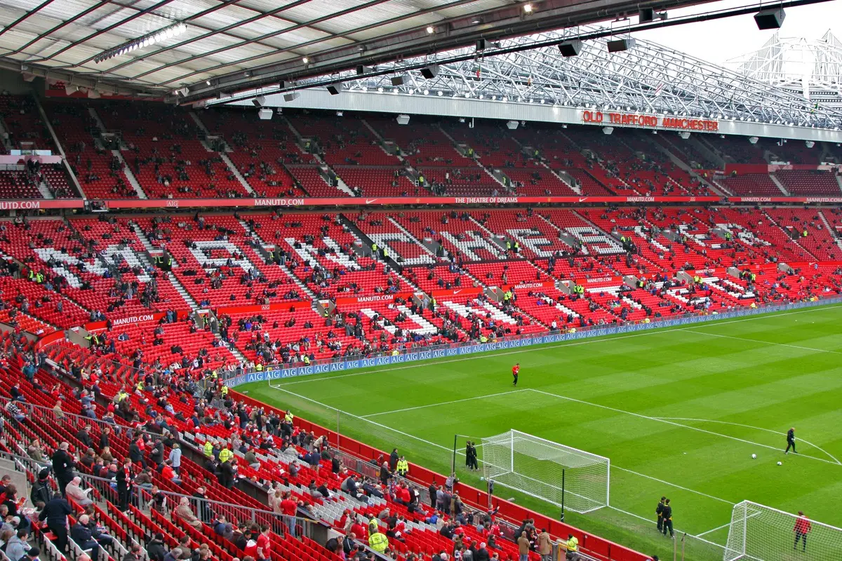 Manchester United Vô Địch Ngoại Hạng Anh Bao Nhiêu Lần? 6 Sân vận động Old Trafford – Nhà của Manchester United