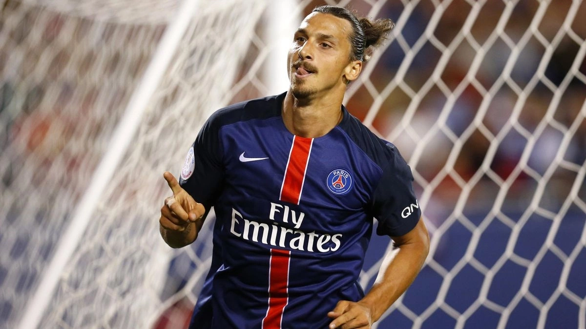 Target Man Là Gì? Vai Trò Của Tiền Đạo Cắm Trong Bóng Đá 6 Zlatan Ibrahimović - target man đa năng