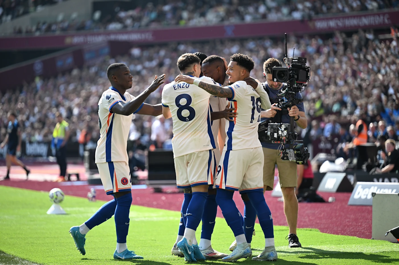 Nhận định Chelsea vs Ipswich, 20h ngày 13/4: The Blues áp đảo tại Stamford Bridge 2 Chelsea sẽ quyết tâm nối dài chuỗi phong độ ấn tượng trên sân nhà. Nguồn ảnh: GettyImages.