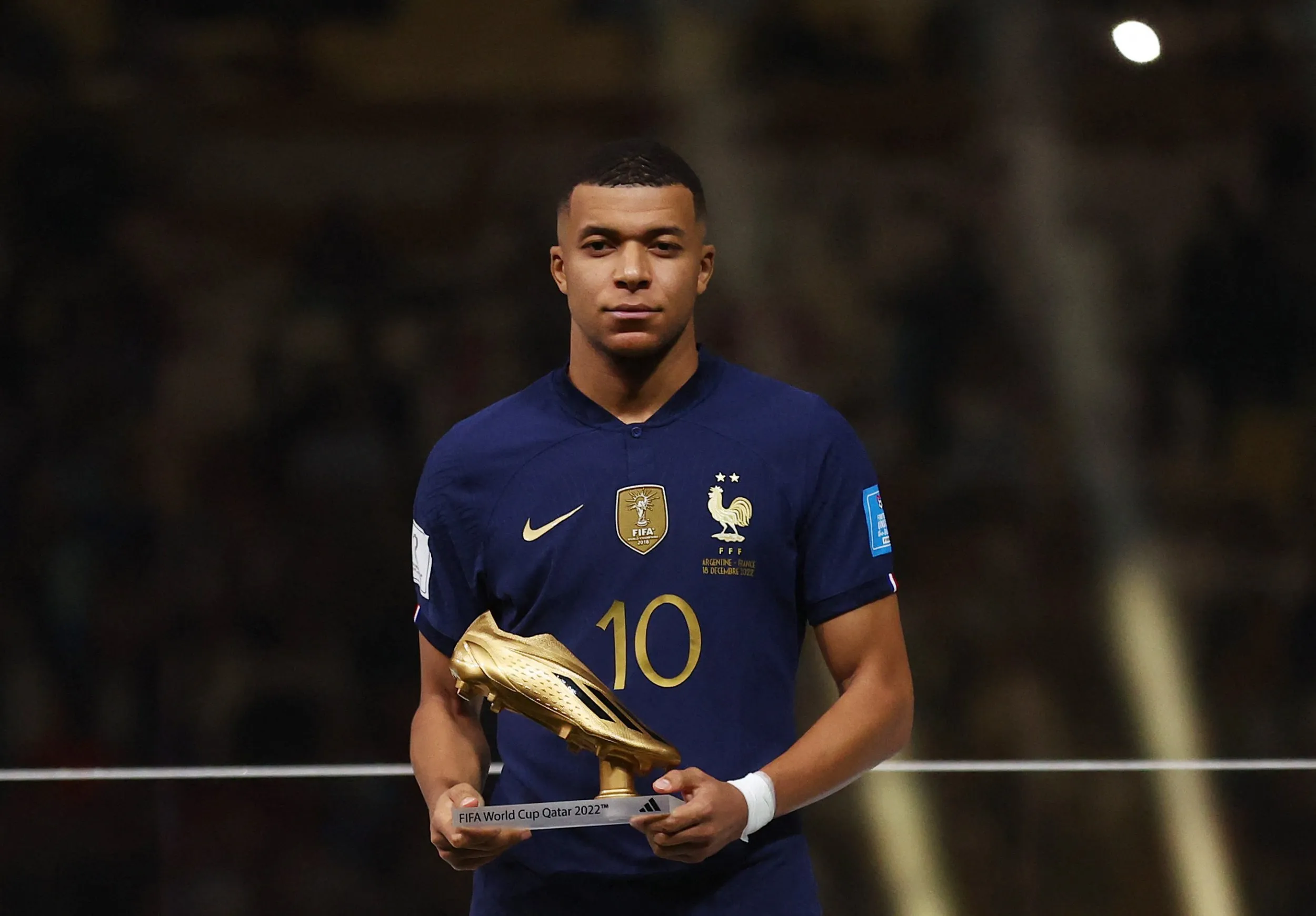Danh Hiệu Chiếc Giày Vàng World Cup và Top 5 Vua Phá Lưới World Cup Lịch Sử 3 Mbappe là Vua phá lưới World Cup gần đây nhất với 8 bàn vào năm 2022. Nguồn ảnh: GettyImages