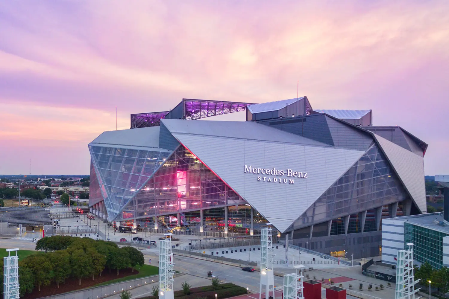 mercedes benz stadium dusk2 AMB sports entertainment 1