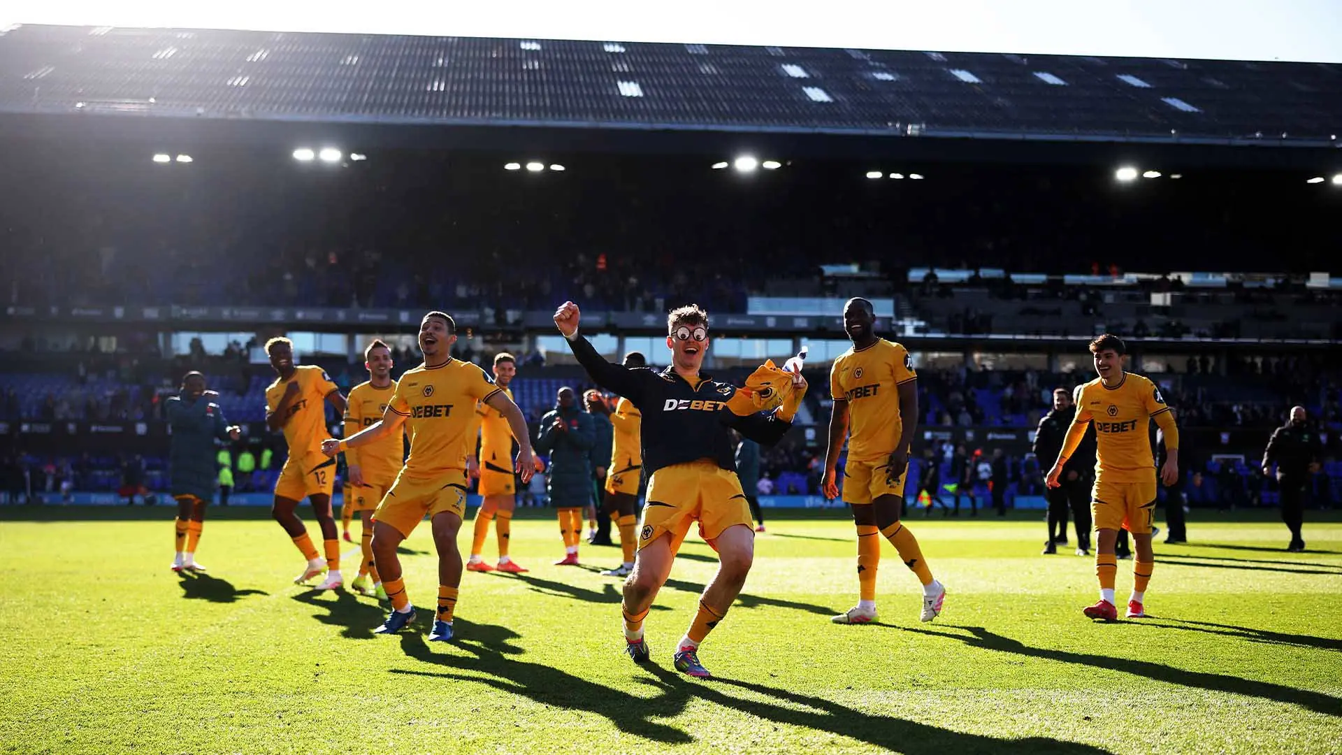 Nhận định Wolves vs Tottenham, 20h ngày 13/4: Bầy Sói phục kích Gà Trống 2 Wolves với phong độ cao sẽ là thử thách lớn cho Tottenham. Nguồn ảnh: GettyImages.