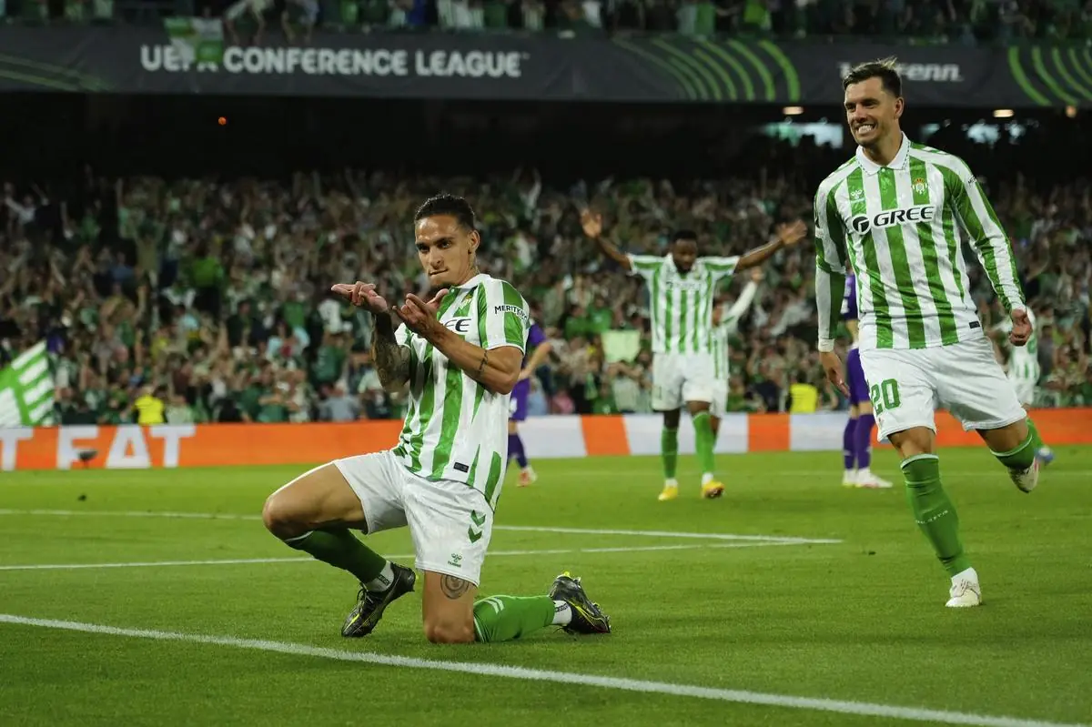 Nhận Định Bóng Đá Fiorentina vs Betis, 02h00 Ngày 9/5/2025: La Viola Trước Ngưỡng Cửa Lịch Sử 2 Antony đang là niềm hy vọng lớn của Betis. Nguồn ảnh: Getty Images.