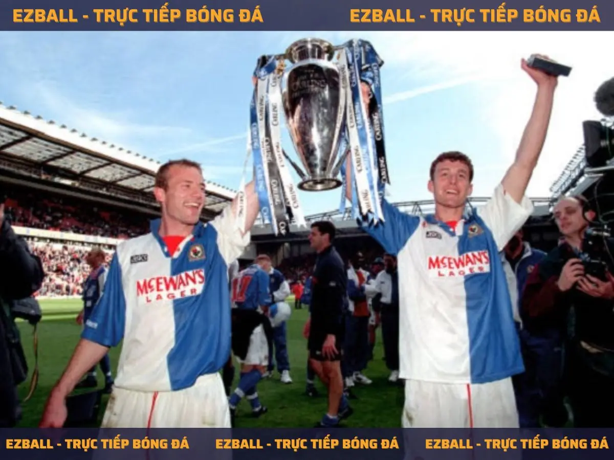 Alan Shearer với danh hiệu Ngoại hạng Anh 1994-95