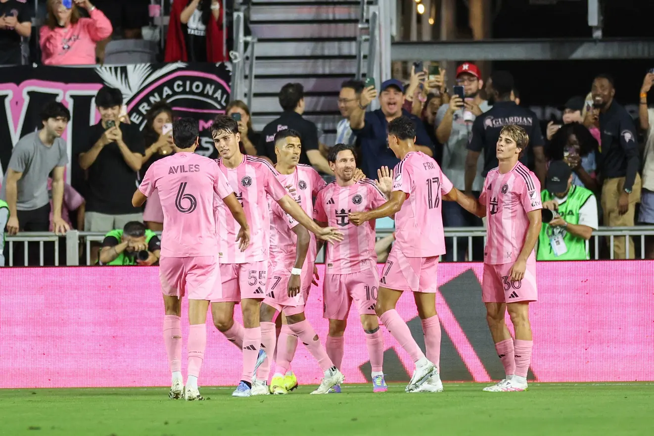 Nhận Định Bóng Đá Al Ahly vs Inter Miami 7h Ngày 15/6: Messi Đối Đầu Gã Khổng Lồ Ai Cập 2 Messi và đồng đội sẵn sàng chứng tỏ sức mạnh trên sân nhà. Nguồn ảnh: Getty Images.