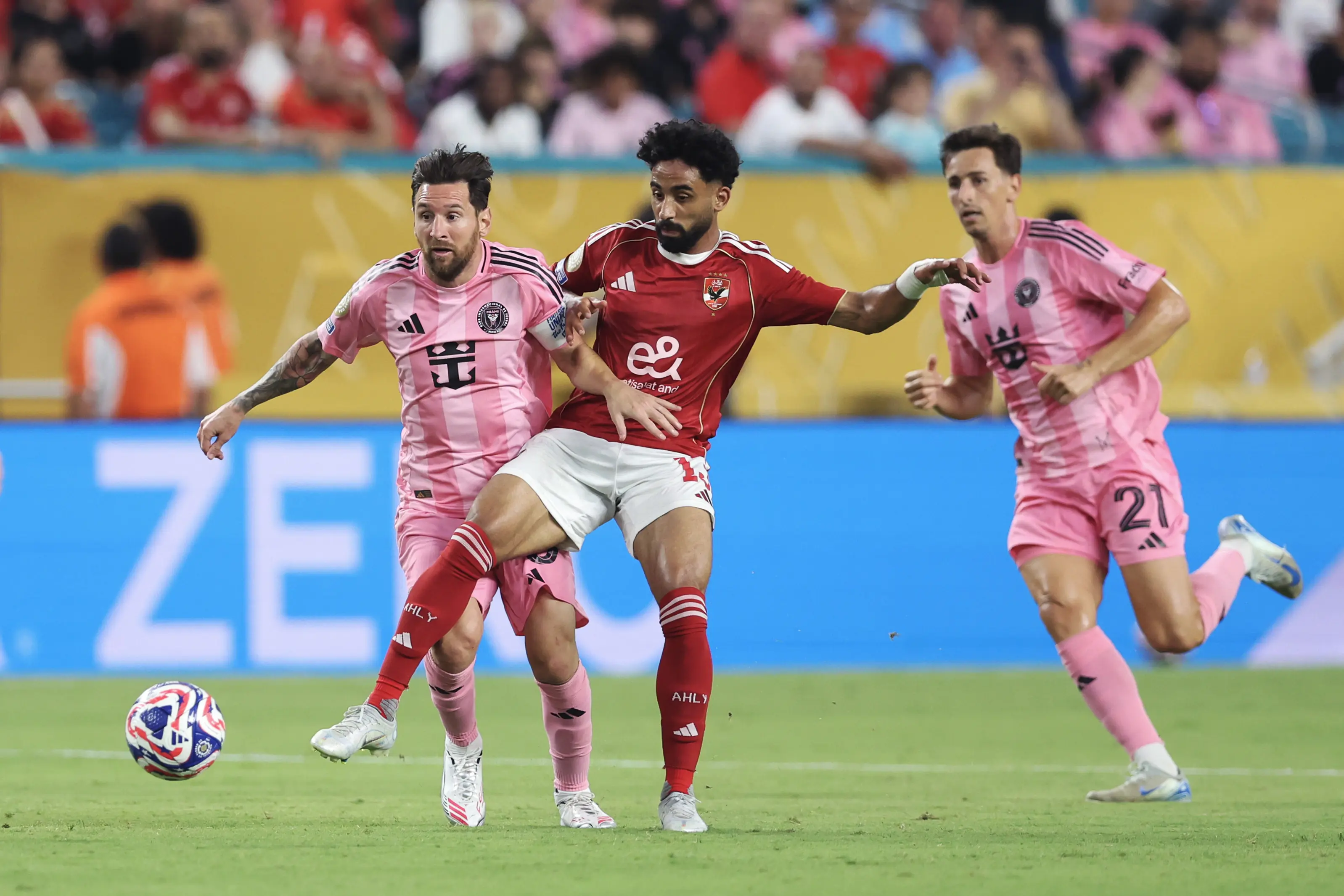 Những kết quả hòa ở lượt đầu khiến cho Messi và các đồng đội phải rất cố gắng nếu muốn đi tiếp.