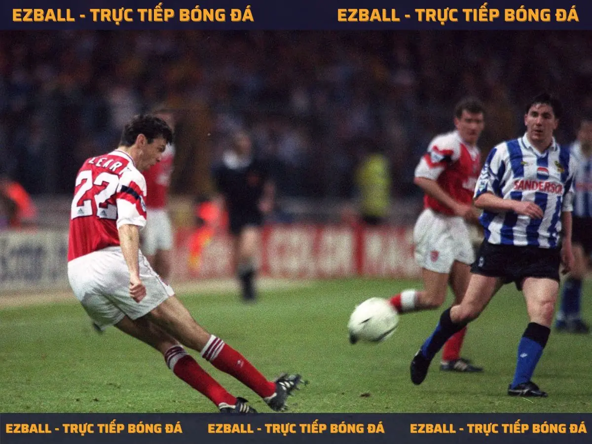 Những Cầu Thủ Từng Chơi Cho Arsenal: Danh Sách Huyền Thoại Và Ngôi Sao 12 David O'Leary – Hậu vệ bền bỉ